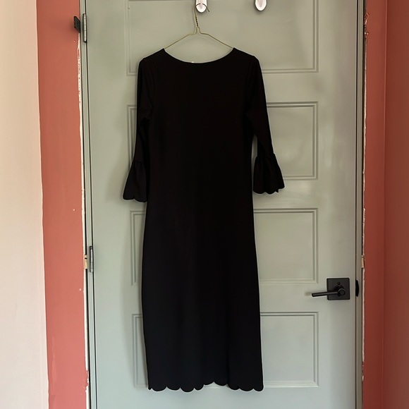 Chic in Scallops Dress - Picture 3 of 5